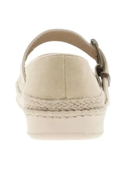 Ballerines beiges avec une sangle à boucle à ardillon et à semelle plate