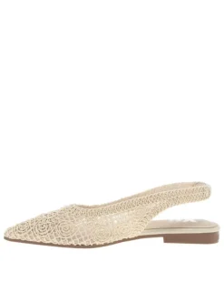 Ballerines écrues avec un talon décroché bas et fermeture à slip-on