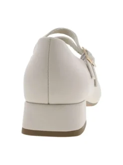Ballerines écrues à talon bas décroché avec fermeture à boucles à ardillon