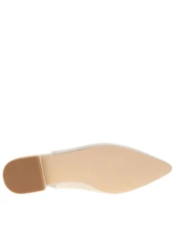 Ballerines écrues à talon décroché bas avec une boucle à ardillon
