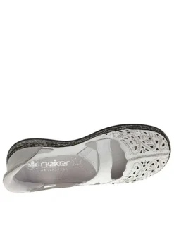 Ballerines emboitant en cuir blanches à talon plat avec des slip-on