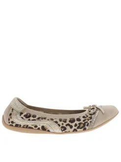 Ballerines élastiquées en simili cuir léopard à semelle antidérapante plate