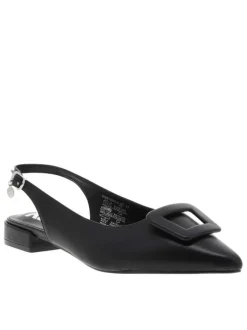 Ballerines noires avec un talon décroché et une boucle à ardillon
