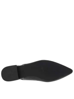 Ballerines noires avec un talon décroché et une boucle à ardillon