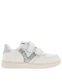 Baskets blanches et argentées à semelle plate et à bandes auto-agrippante