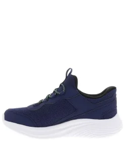 Baskets bleu marine à semelle plate avec une fermeture slip-on