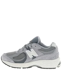 Baskets running 2002 grises à talon plat avec un empiècement nubuck
