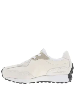 Baskets running écrues avec un talon plat et des lacets blancs
