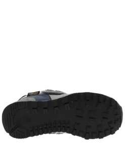 Baskets running grises à talon plat avec une fermeture à bandes auto-agrippantes
