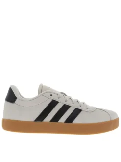 Baskets skate grises à talon plat avec une fermeture à lacets