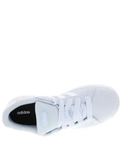 Baskets tennis bleu ciel en cuir avec un talon plat et des lacets