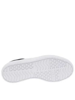 Baskets tennis noires à semelle à talon plateau et avec des lacets