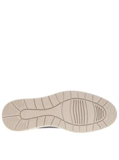 Baskets basses en cuir bleu marine et marron avec des lacets ronds