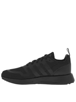 Baskets basses en Mesh textile monochromme à bandes noires et lacets plats
