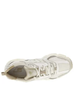 Baskets basses 530 multisport beiges en mesh avec des lacets plats