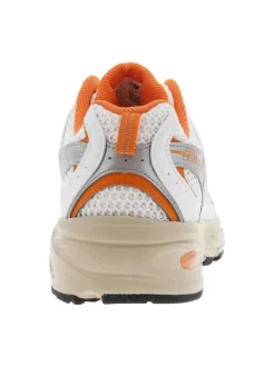 Baskets basses multisport 530 blanches et oranges en mesh avec lacets