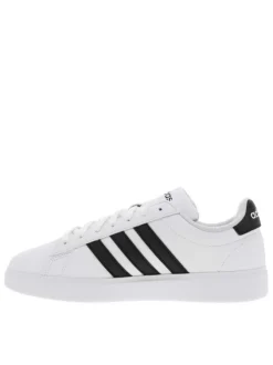Baskets basses simili cuir blanc avec bandes noires latérales et lacets tressés blancs