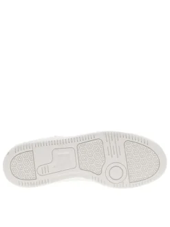 Baskets basses tennis blanches avec détail logotypé et des lacets plats
