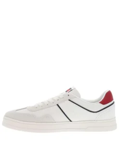 Baskets basses tennis en cuir blanc avec nom iconique sur le côté et lacets plats