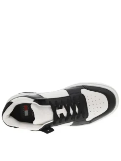 Baskets basses tennis en cuir blanches avec lacets plats et logo sur le côté