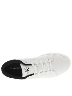 Baskets basses tennis en cuir blanches et noires avec des lacets plats