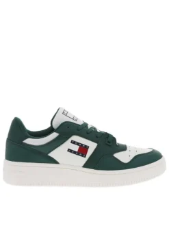 Baskets basses tennis en cuir vertes et blanches avec des lacets plats