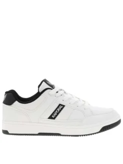 Baskets blanches à talon plat pourvues du logo de la marque