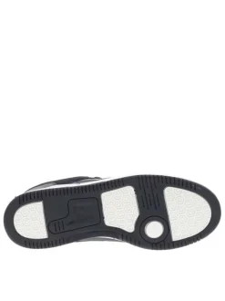 Baskets bleu marine à talon plat pourvues du logo de la marque