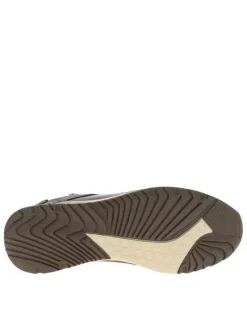 Baskets chocolat à talon plat avec des lacets et un zip décoratif
