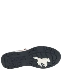 Baskets cognac à talon plat avec des lacets et un zip latéral