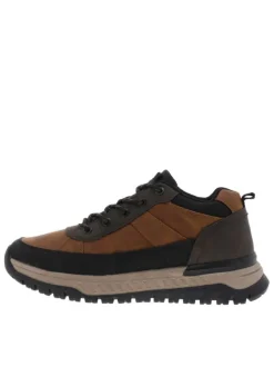 Baskets cognac à talon plat avec une semelle crantée et des lacets ronds