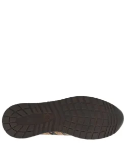 Baskets en cuir café avec un talon plat imprimé à fermeture slip-on