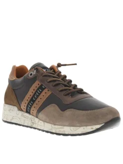 Baskets en cuir café avec un talon plat imprimé à fermeture slip-on