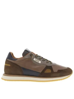 Baskets en cuir camel avec un talon plat cranté à fermeture slip-on