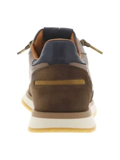 Baskets en cuir camel avec un talon plat cranté à fermeture slip-on