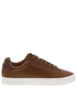 Baskets en cuir cognac à talon plat avec une languette en daim
