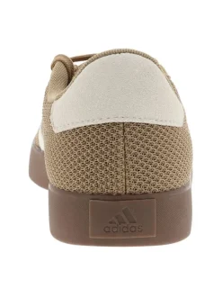 Baskets en cuir marron à talon plat avec des lacets tressés