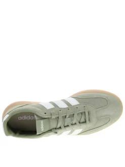 Baskets en cuir vert avec un revêtement doux à talon plat avec des lacets
