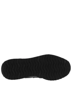 Baskets grises à talon plat avec un logo de la marque brodé sur le côté