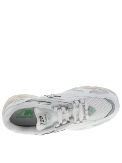 Baskets multisport blanches à talon plat en mesh sur le pourtour