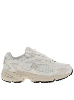 Baskets multisport 725 écrues à talon plat avec lacets ronds blancs