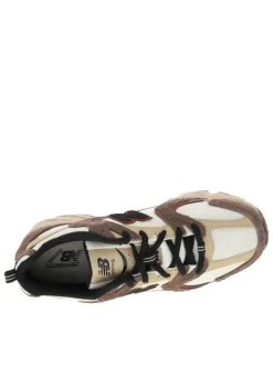 Baskets multisport 530 marron à talon plat avec des empiècements nubuck