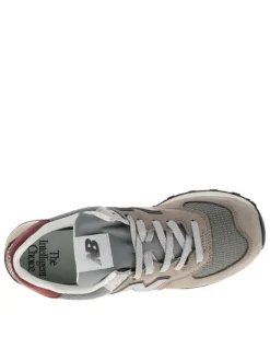 Baskets multisport sable à talon plat avec un logo brodé aux côtés