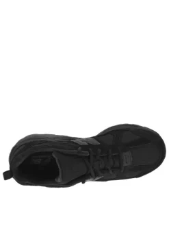 Baskets noires avec semelle crantée pourvues d’empiècements en cuir nubuck