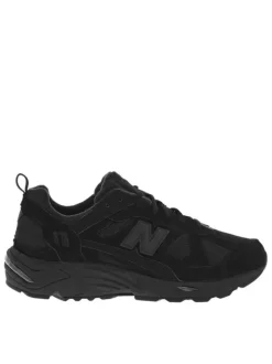 Baskets noires avec semelle crantée pourvues d’empiècements en cuir nubuck