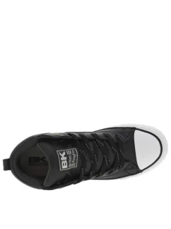 Baskets noires à lacets plats avec contrefort renforcé et semelle à reliefs