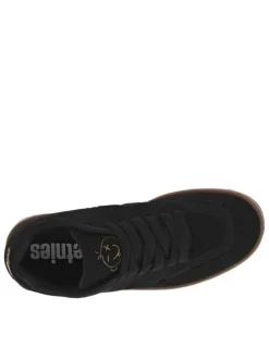 Baskets noires à talon plat avec des lacets noirs et logo de la marque