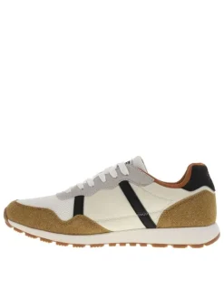 Baskets running blanches à talon plat avec des lacets et une semelle crantée