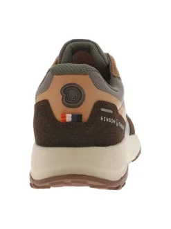 Baskets running brunes à talon plat avec des lacets et logo