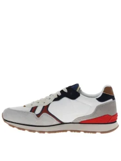 Baskets running en cuir blanches avec un talon plat et des lacets